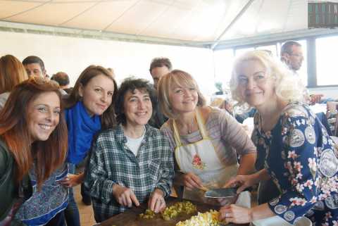 Feste, amori e prodotti tipici: a Carrassi, dove vive la dinamica comunit russa di Bari